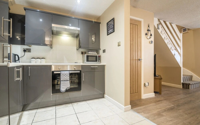 Harry's - 2 Bedroom Holiday Home - Tenby