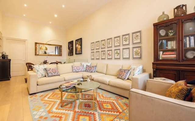 Paddington 7-bed 13-guest Massive House W/patio