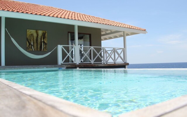 Cosy Seaside Villa in Jan Thiel With Pool