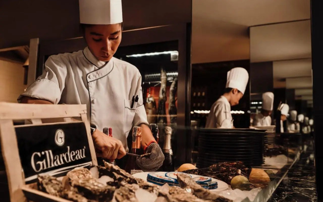 Duplexes and Penthouses at Twinpalms Phuket