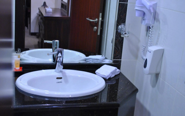 Larsa Hotel