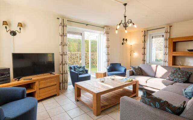 Detached Villa With Dishwasher Near the Sea