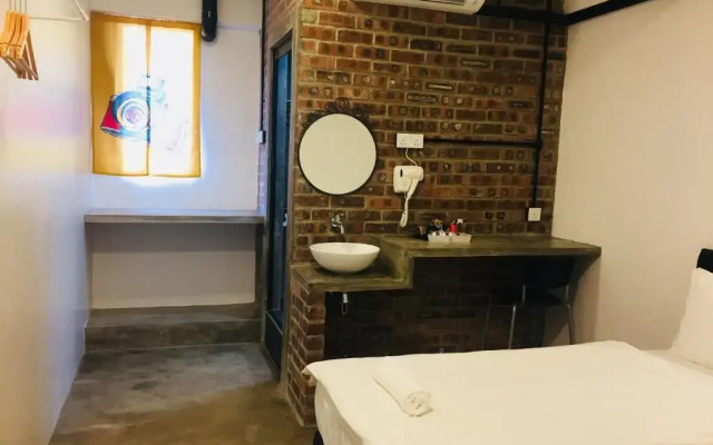 Suite 18 Boutique Hotel - Hostel