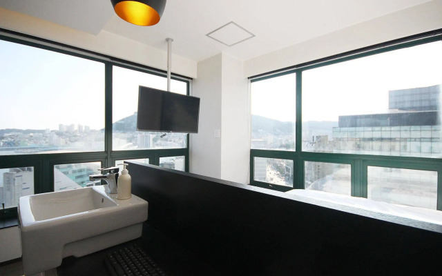 Mini hotel may nampo