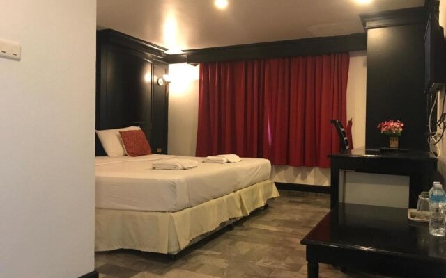 Maximum Boutique Hotel