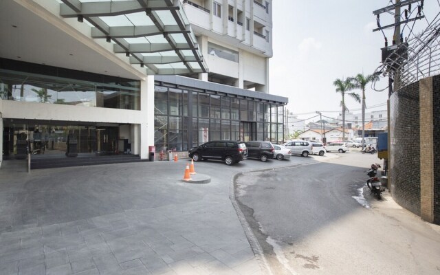 Twin Hotel by RedDoorz