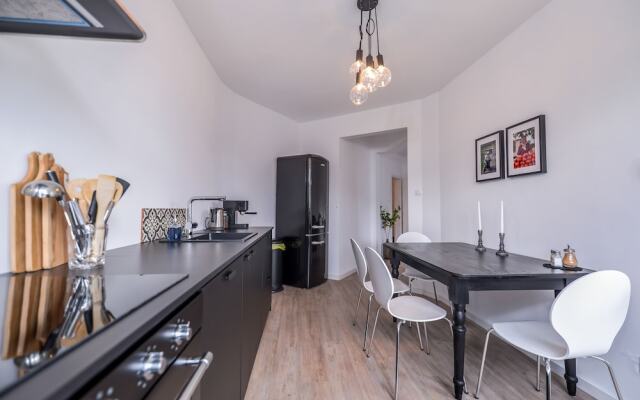 FM Deluxe 2-BDR Apartment - Apartment 66