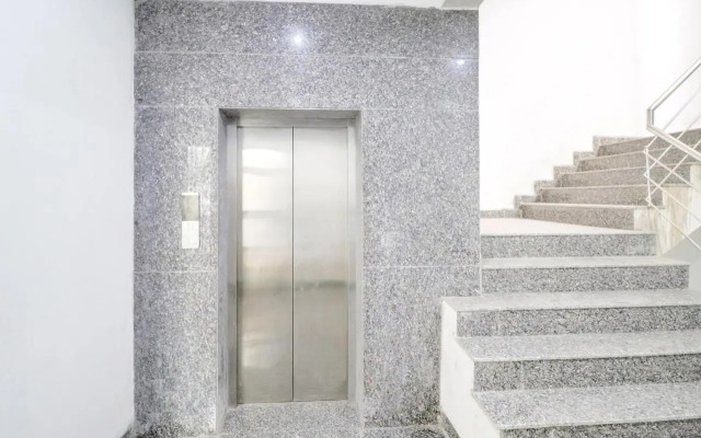 Collection O 79356 Mahavir Enclave