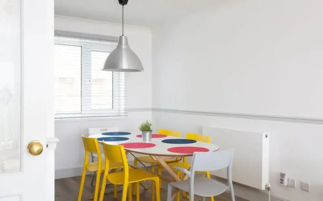 Bright Modern Selsey Seafront Home
