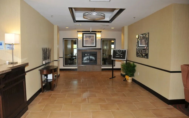 Holiday Inn Express & Suites Clinton by IHG