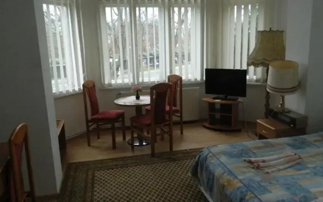 Pałacyk Srebrna Fala