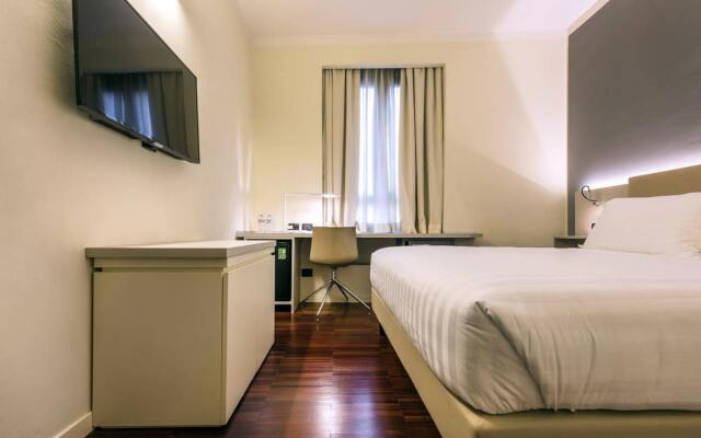 43 Station Hotel
