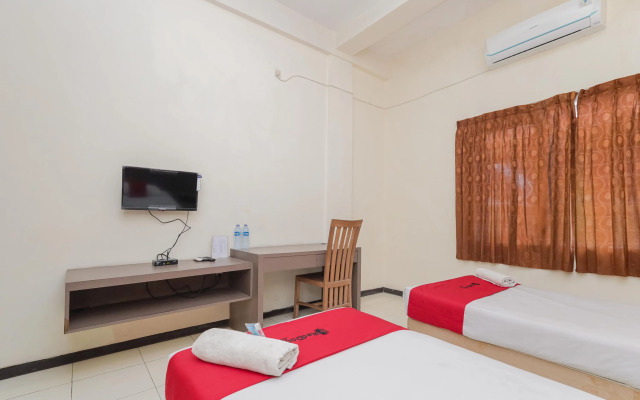 RedDoorz near Gubeng Station