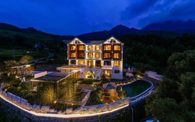 Wugong Mountain falls in love with Huaxi