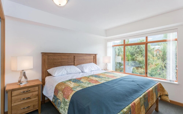 Bright and Clean, Walk Everywhere, Shared Pool and Hot Tub