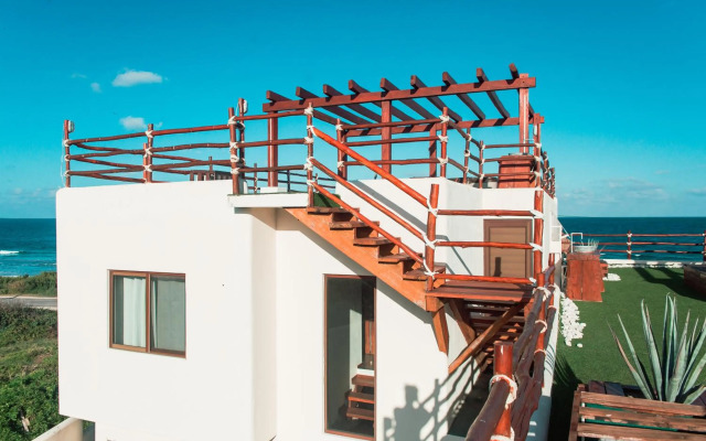 ISLA MUJERES MAYAKITA LUXURY VILLA with ROOFTOP JACUZZI