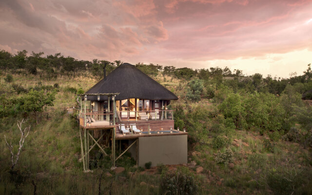 Mhondoro Safari Lodge & Villa