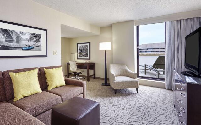 DoubleTree by Hilton Washington DC - Crystal City