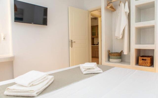 Sorokos Suite 8
