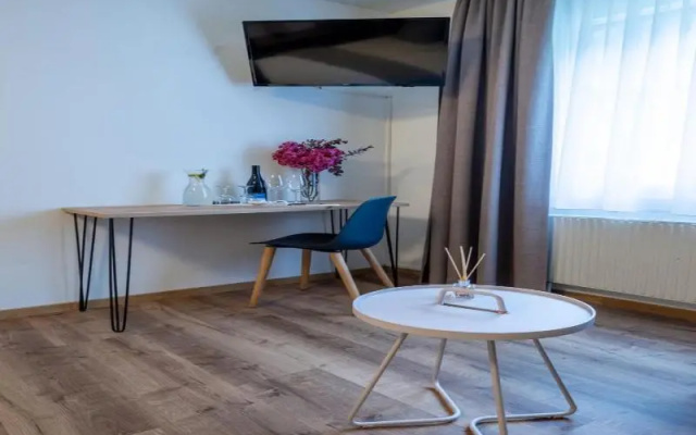 Hotel Alpina – Guest Rooms – Schiers