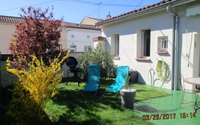 House With 2 Rooms in Toulouse, With Enclosed Garden and Wifi