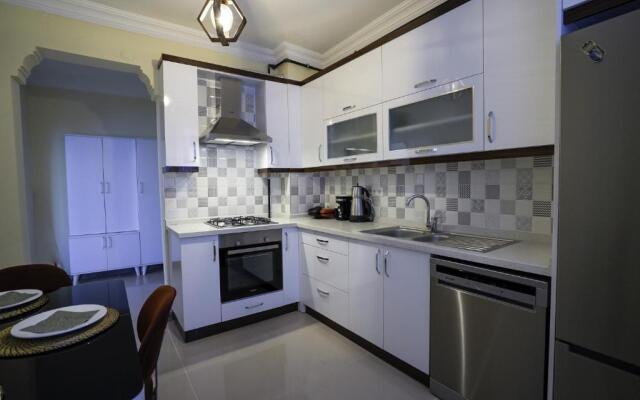 Central and Comfy Flat With Balcony in Muratpasa