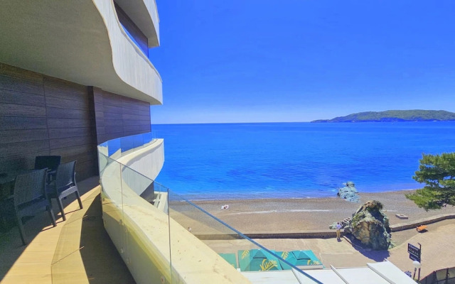 Royalis Suites