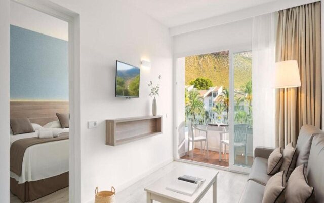 Puerto Azul Suite Hotel