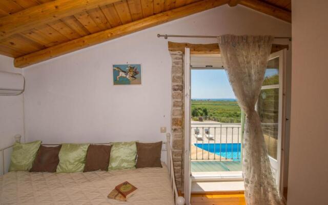 Villa Siorra by MediterraneanVillas