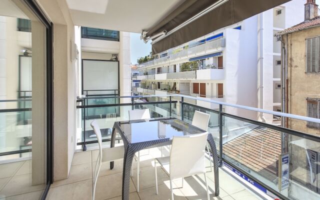 Authentic and modern apartment