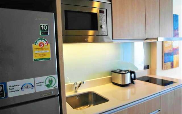 The Cliff Pratumnak - Sea View Studio - Sleeps 2