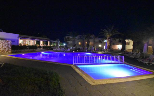 Aslanis Village