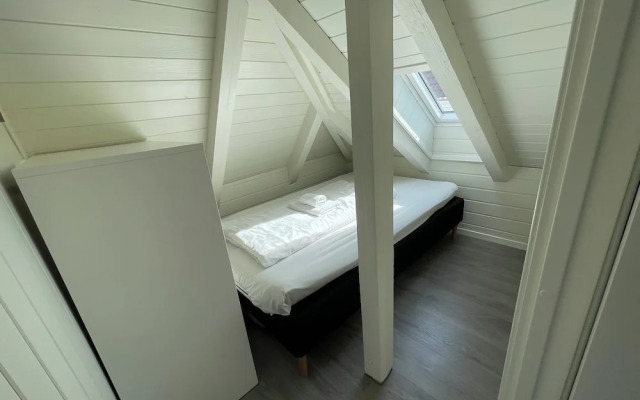 Stunning Hilltop Nest Unparalleled Views at BnB Ap 17