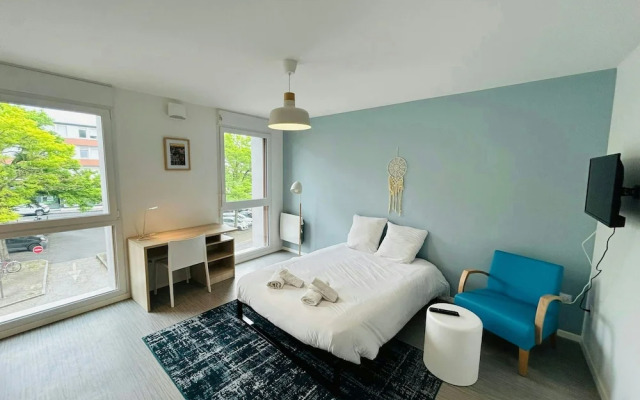 We Live In R - Suite 201