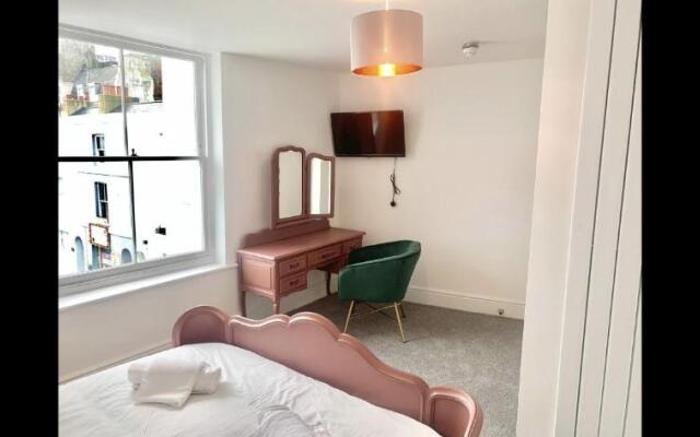Master accommodation suite 3 sea view