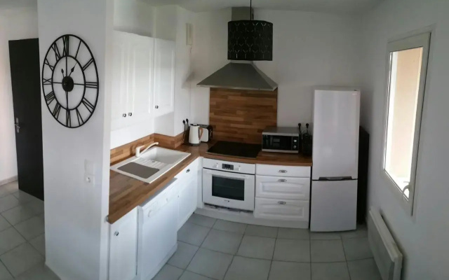 Apt 50m2 avec Balcon tout équipé proche d'Avignon