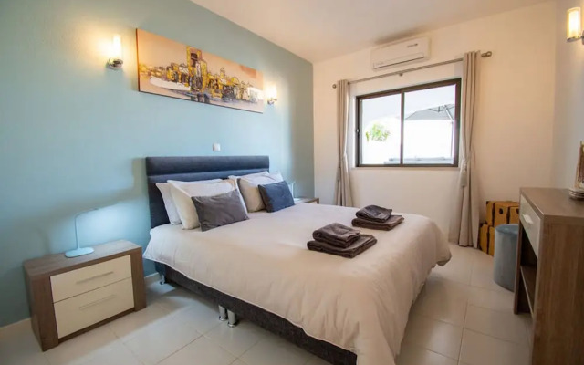 102 Hibiscus Monte Dourado