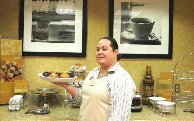 Hampton Inn & Suites Ontario