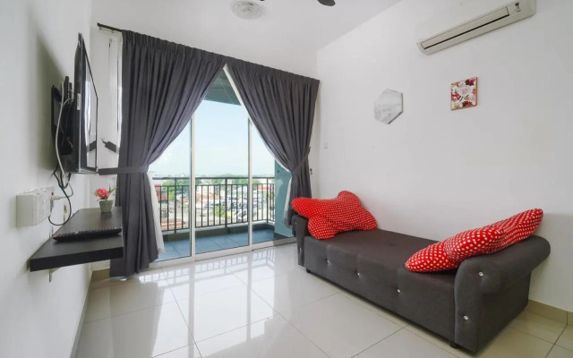 Lovely 2Br Majestic Condo 6 Pax Pool View