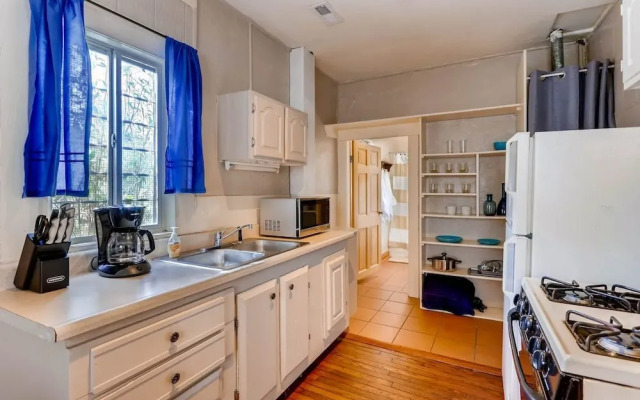 Sloan's Lake Solitude Intimate Carriage House
