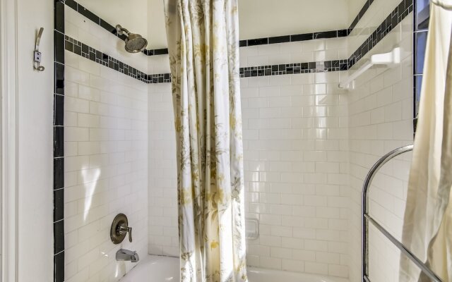 Aqua Vista 5 Bedroom Home