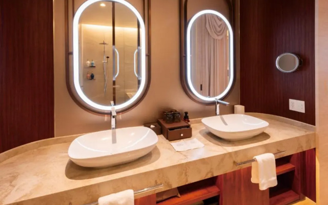 Hotel Springs Makuhari Premier