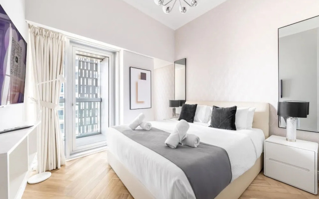Iconic Marina Stay Cayan Tower 2BR