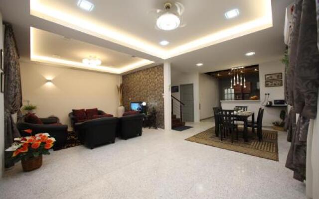 Come Inn Homestay 1379