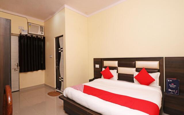 OYO 16362 Hotel National