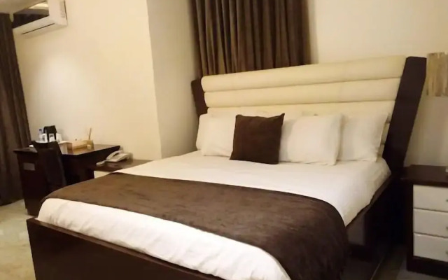Bizzare Luxury Apartment