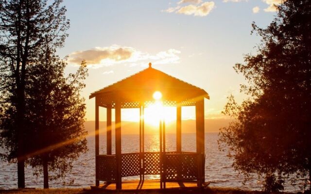 乐福布尔河滨木屋(Le Faubourg Ô Fleuve Chalets)