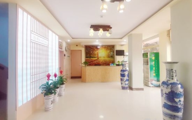 High-speed Railway Station Store of Baoyun Express Hotel in Zaozhuang – Lobby – Zaozhuang