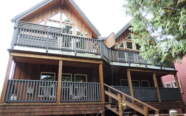 Wild Pacific Waterfront Cabins