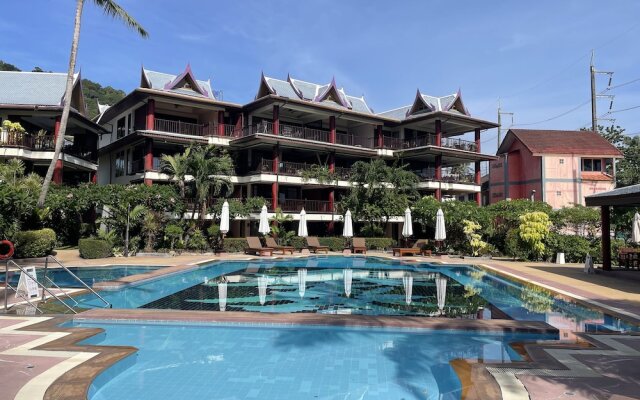 Peaceful retreat at Kalim Bay by Lofty